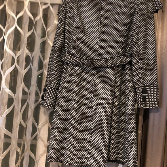 Two Tone Coat with Belt and Pockets - Picture 4 of 8